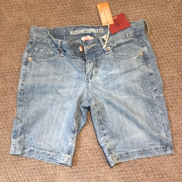 Mossimo Jean Shorts - Picture 1 of 3